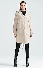 KAPŞONLU ÖNÜ DÜĞMELİ HIRKA BEJ