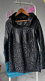 DERİ ŞERİTLİ GRAFFİTİ YAZILI MONT