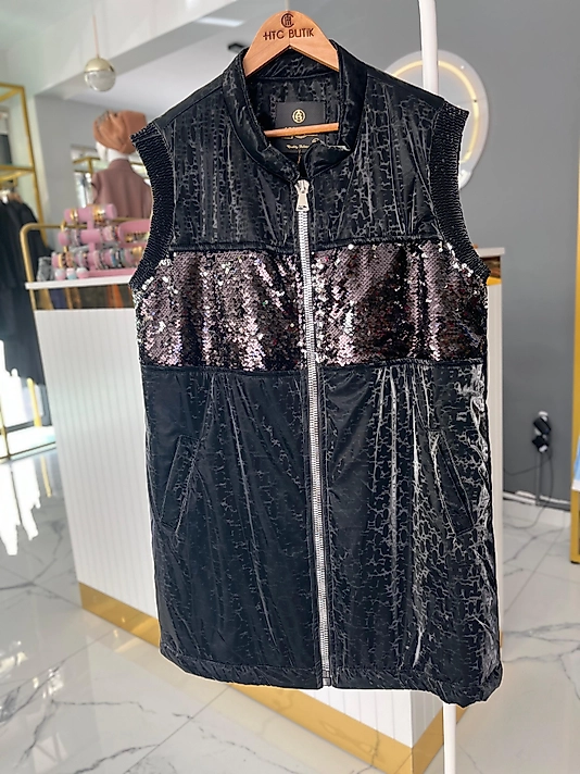 PAYETLİ SİYAH YELEK DOLGULU